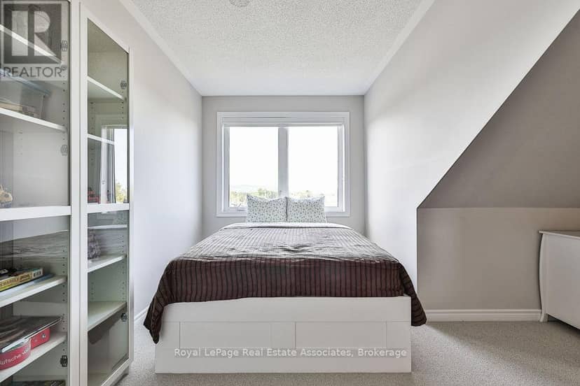 302 - 4 Anchorage Crescent — photo 26 of 40
