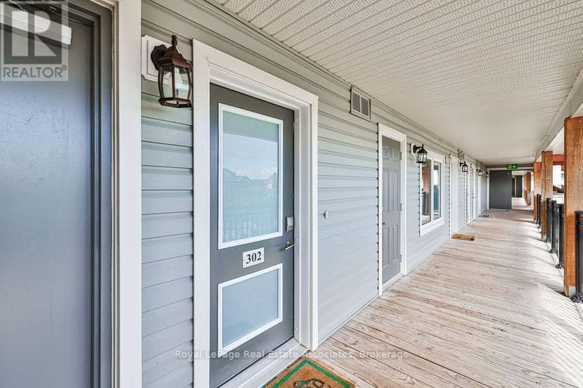 302 - 4 Anchorage Crescent — photo 3 of 40