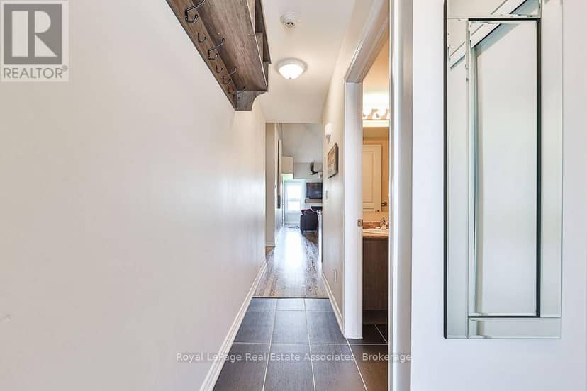302 - 4 Anchorage Crescent — photo 5 of 40