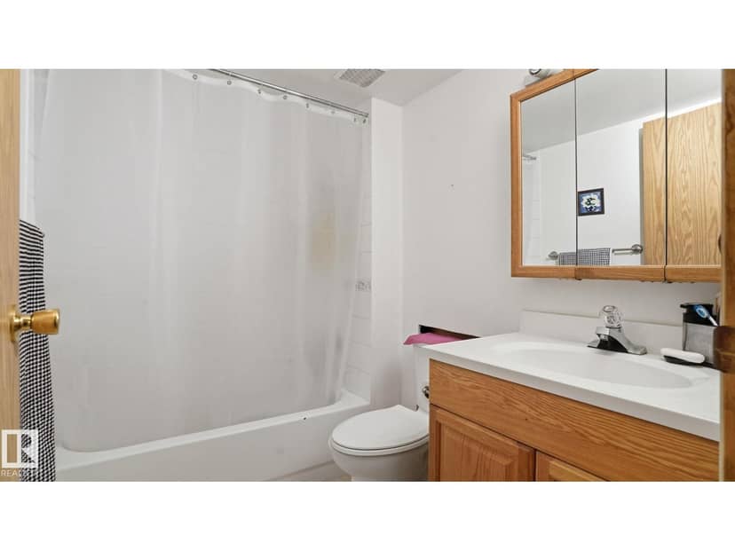 6119 156 AV NW — photo 30 of 38