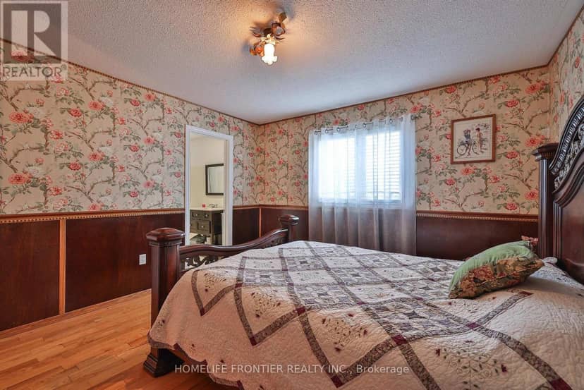110 Red River Crescent — photo 32 of 40