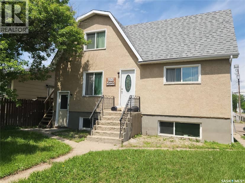901 King STREET — photo 1 of 16