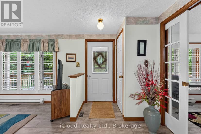 20 Mactavesh Crescent — photo 4 of 40