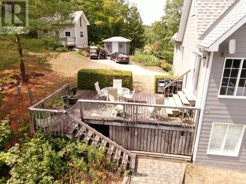 1096 Lois Lane, Minden Hills, photo 7