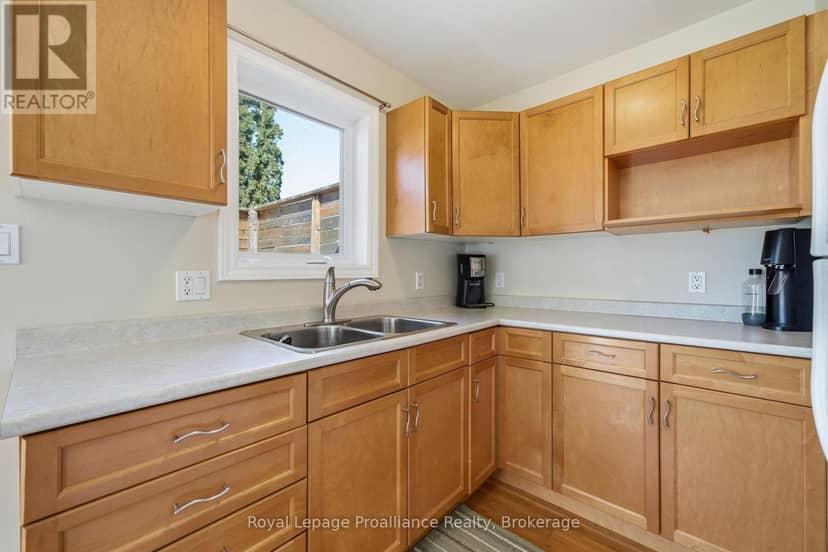49 Plaza Square — photo 19 of 30