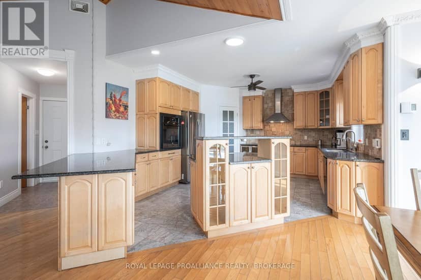 10 North Shore Road, Frontenac Islands, photo 7