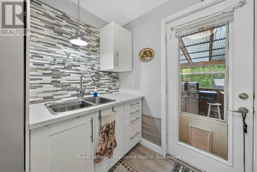 1012 Lakeshore Drive — photo 17 of 40