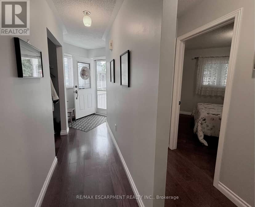 227 Silverbirch Boulevard — photo 13 of 40