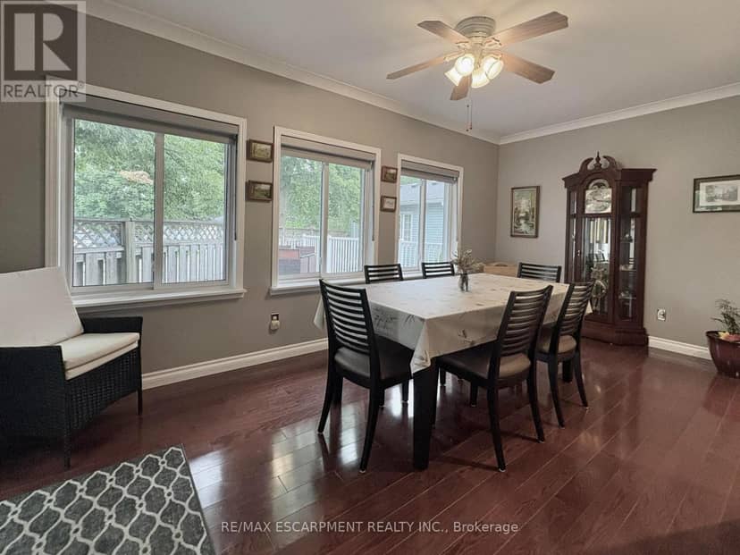 227 Silverbirch Boulevard — photo 19 of 40