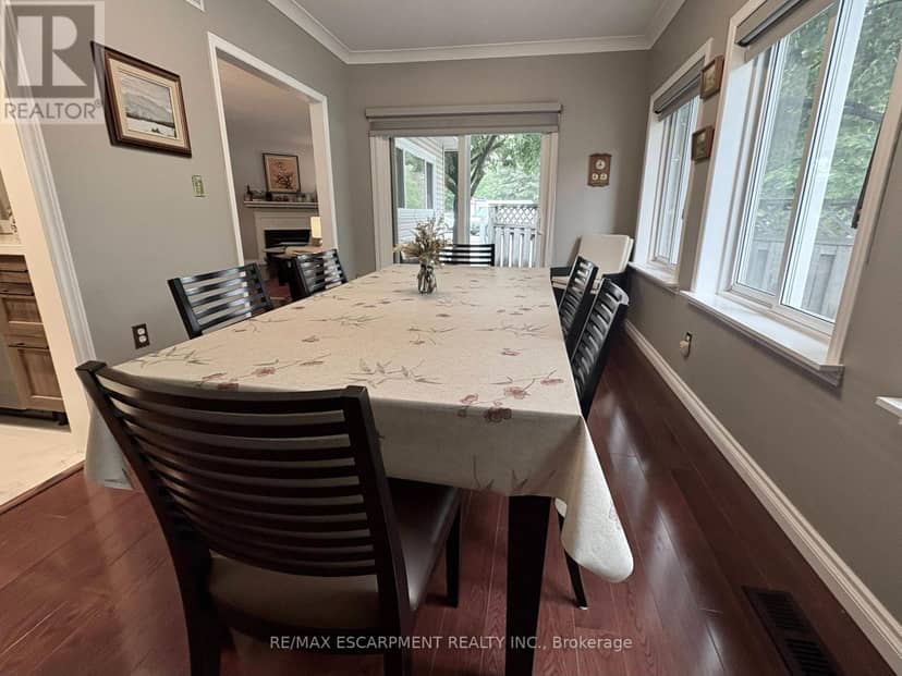 227 Silverbirch Boulevard — photo 21 of 40