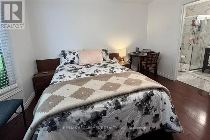 227 Silverbirch Boulevard — photo 27 of 40