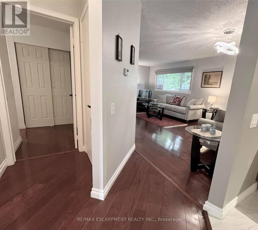 227 Silverbirch Boulevard — photo 8 of 40