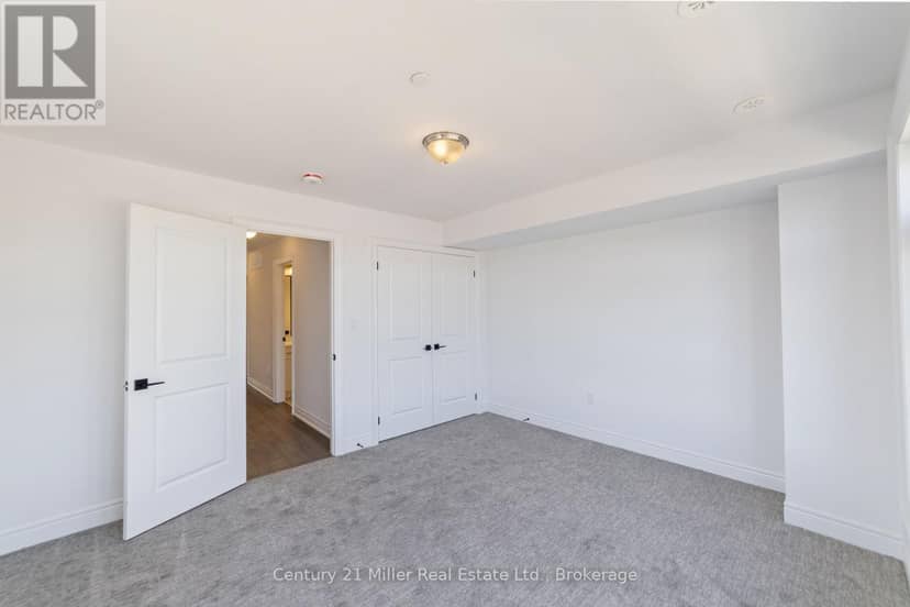 42 - 2140 Trafalgar Road — photo 17 of 33