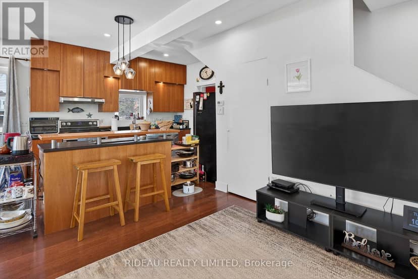 22 Perth Street — photo 5 of 25