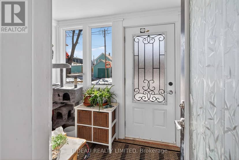 22 Perth Street — photo 3 of 25