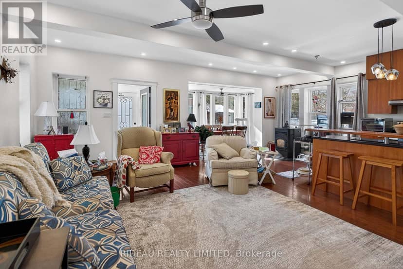 22 Perth Street — photo 4 of 25