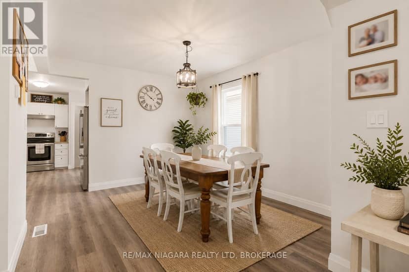 47 Sullivan Avenue — photo 13 of 38