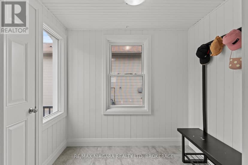 47 Sullivan Avenue — photo 19 of 38