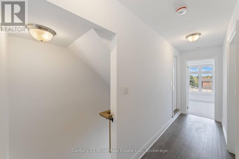 56 - 2150 Trafalgar Road — photo 16 of 28