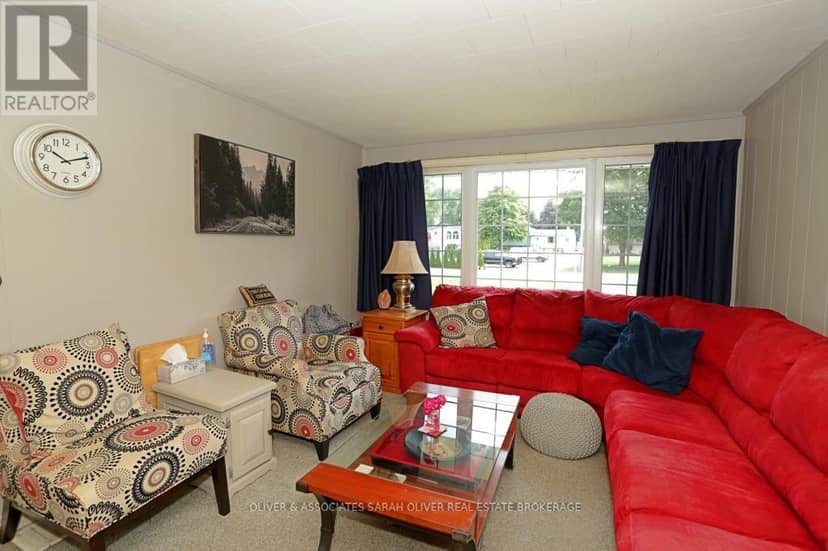 9931 Prince Phillip Street — photo 11 of 39