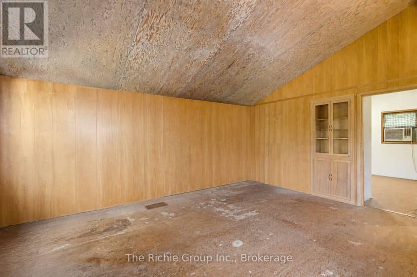 13494 Tenth Line — photo 16 of 24