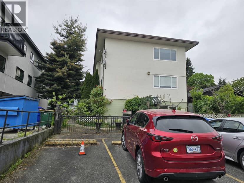 466 GRIFFITHS PLACE, New Westminster, photo 2