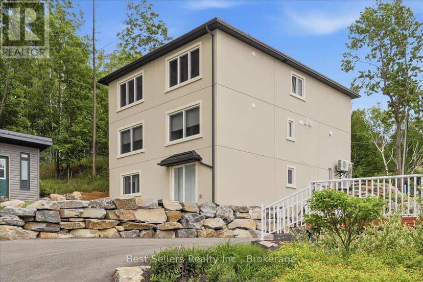 54 Florence Street W — photo 3 of 19