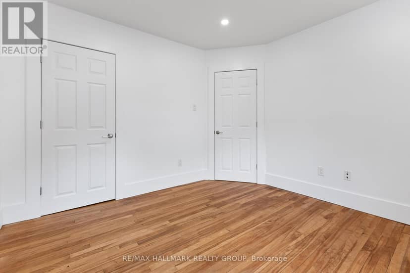 455 Metcalfe Street — photo 11 of 31