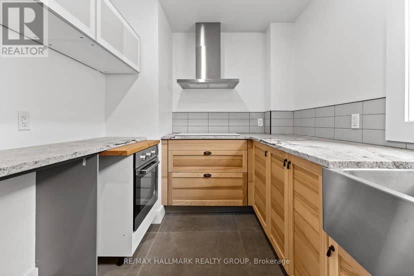 455 Metcalfe Street — photo 5 of 31