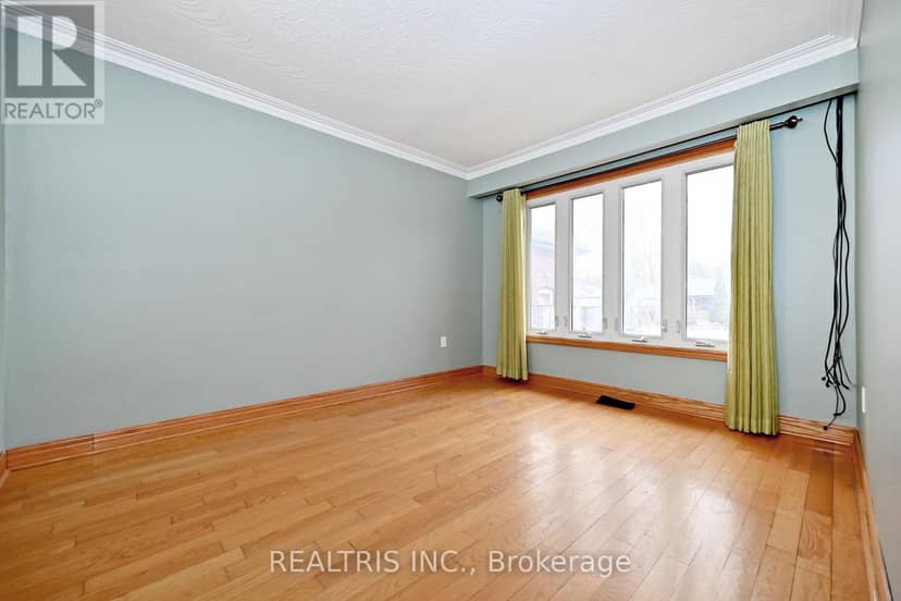 622 The Queensway — photo 7 of 36