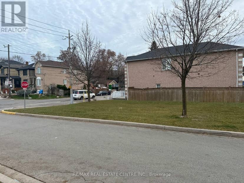 W/S Keele St — photo 2 of 3
