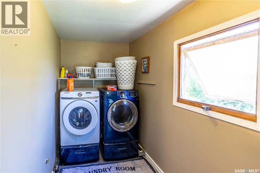 120 Crocus AVENUE — photo 17 of 31