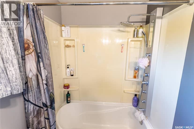 120 Crocus AVENUE — photo 19 of 31