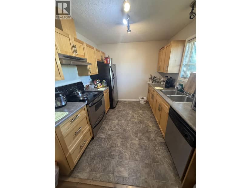 10203 98 AVENUE, Fort St. John, photo 4
