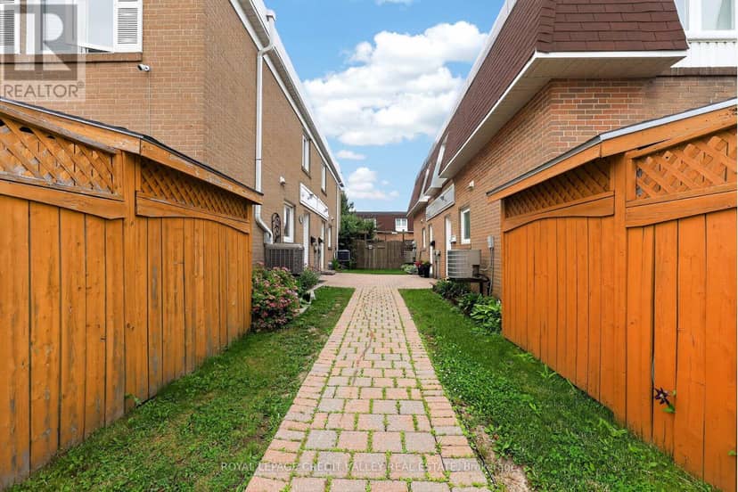 184 - 184 Town House Crescent, Brampton, photo 4