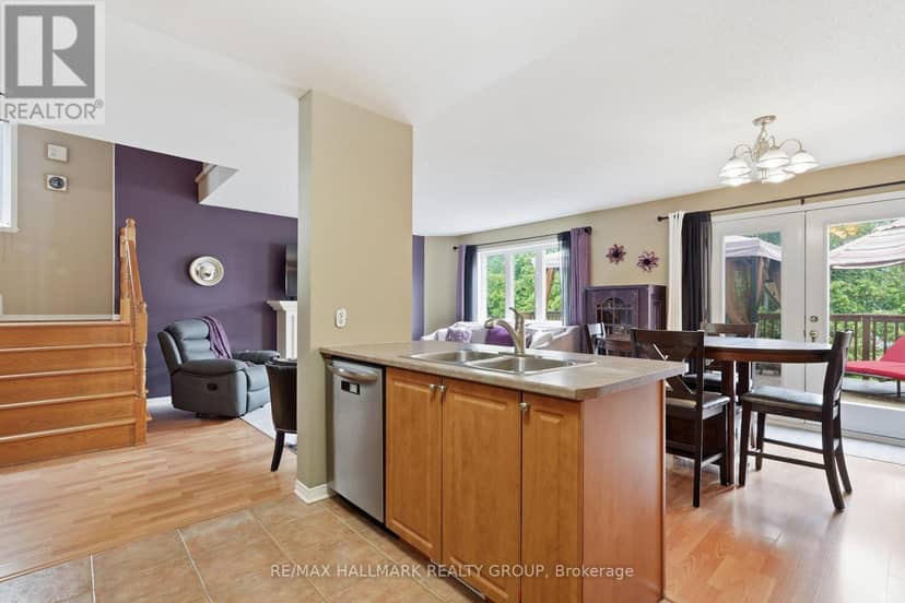 2122 Patricia Street — photo 11 of 38