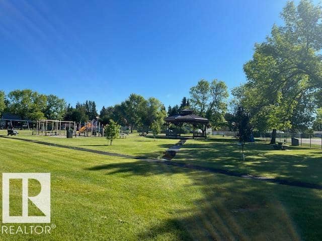 2 Woodbend CR — photo 12 of 17