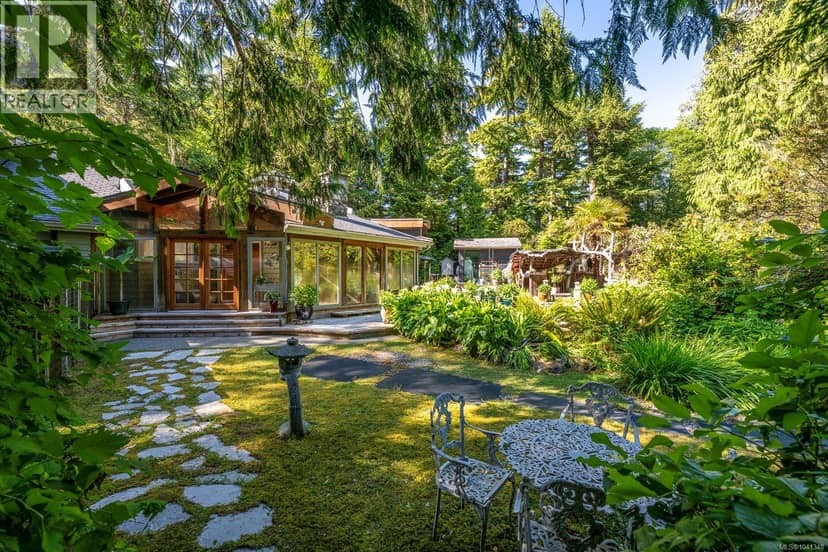 1364 Chesterman Beach Rd, Tofino