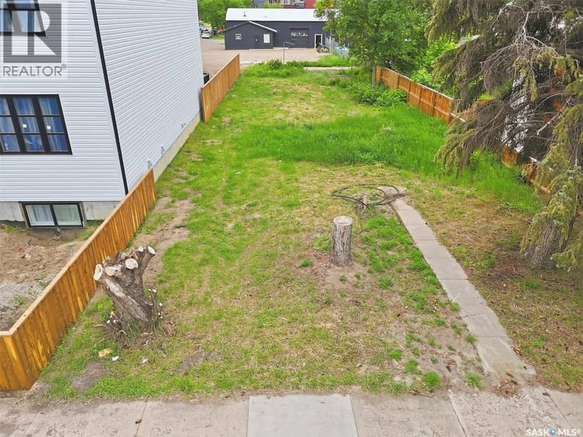 537 H Avenue S — photo 3 of 12