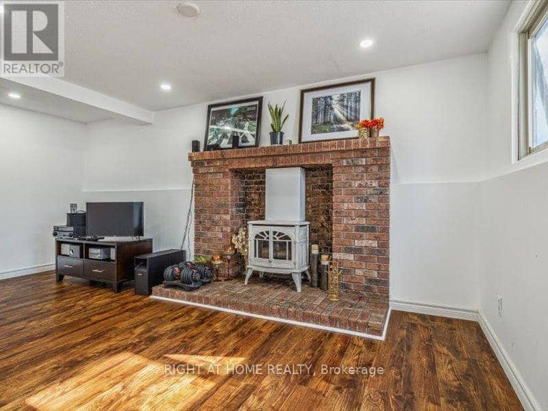 4 1/2 Leaside Drive — photo 25 of 38