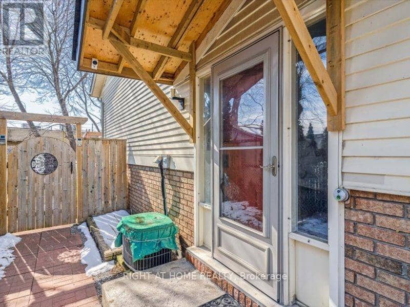 4 1/2 Leaside Drive — photo 33 of 38
