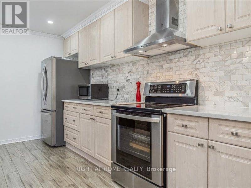 4 1/2 Leaside Drive — photo 8 of 38