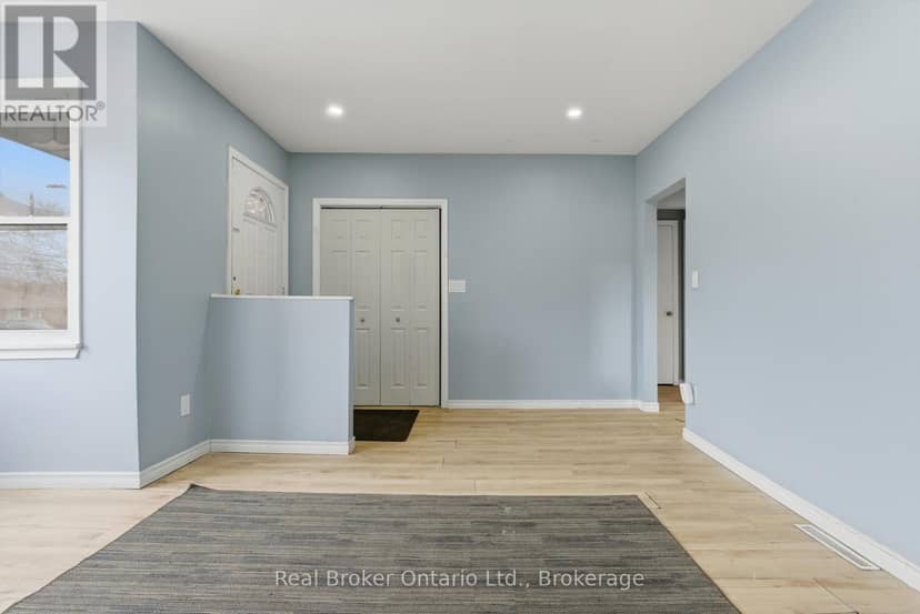 880 Lawrence Road — photo 13 of 40
