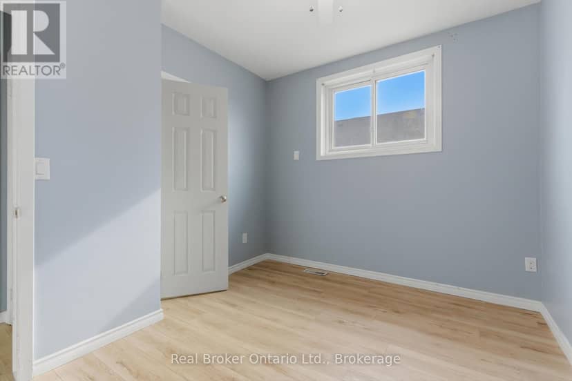 880 Lawrence Road — photo 21 of 40