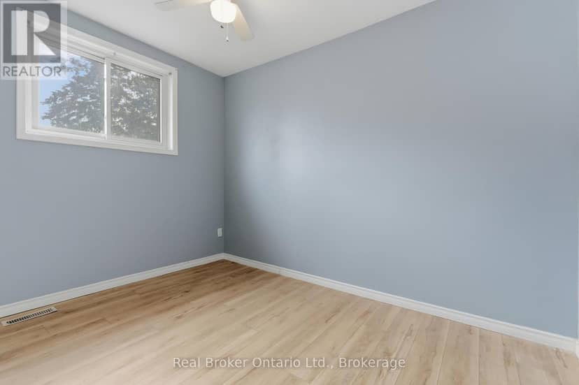880 Lawrence Road — photo 22 of 40