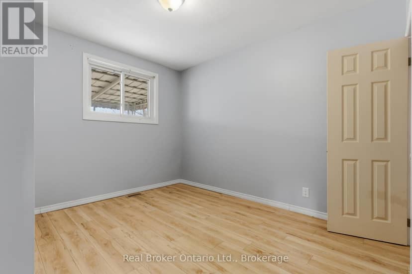 880 Lawrence Road — photo 23 of 40
