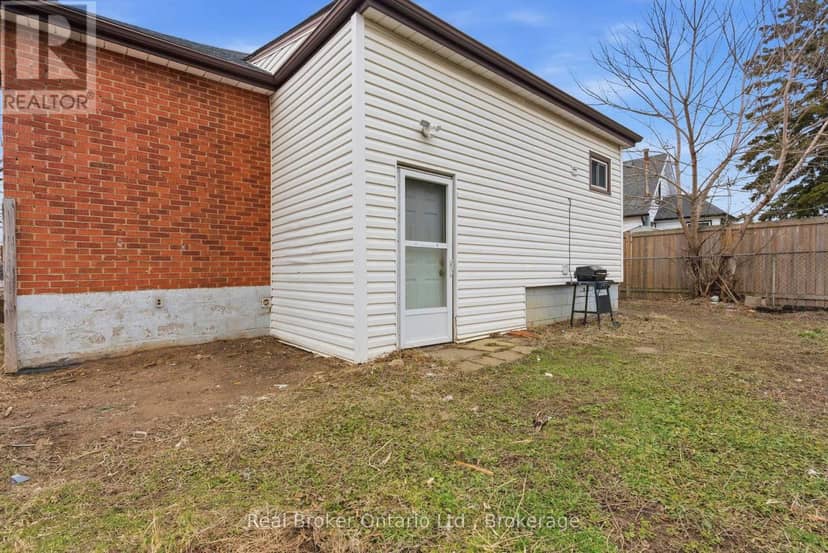 880 Lawrence Road — photo 27 of 40