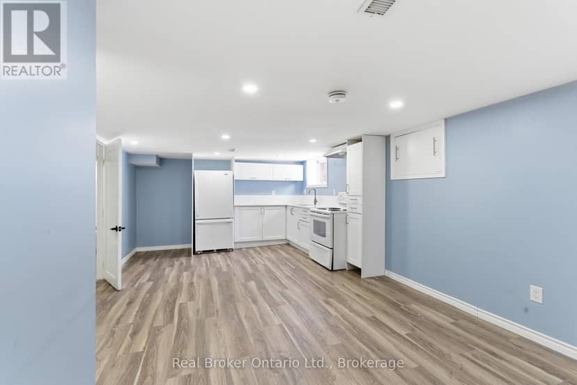 880 Lawrence Road — photo 32 of 40