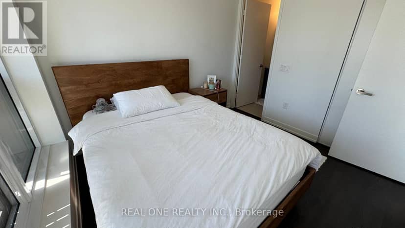 201E - 8868 Yonge Street — photo 16 of 34