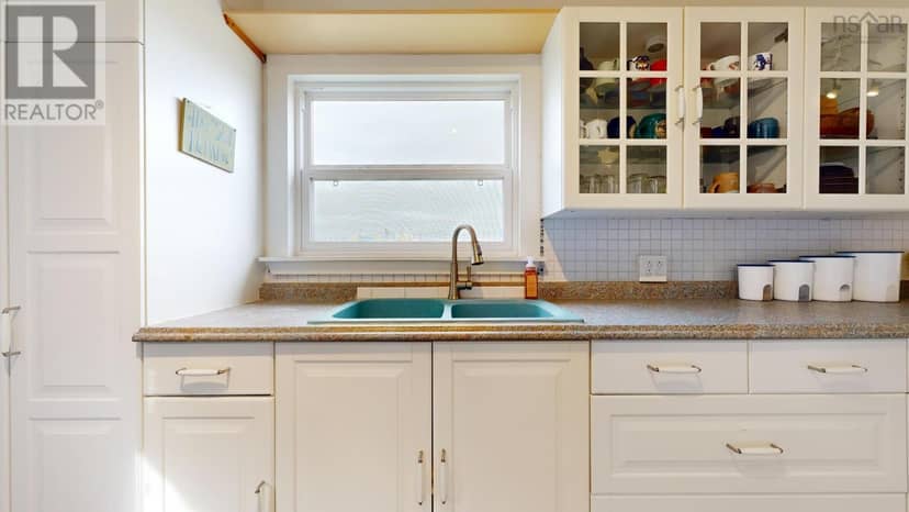 60 Cove Road — photo 14 of 40